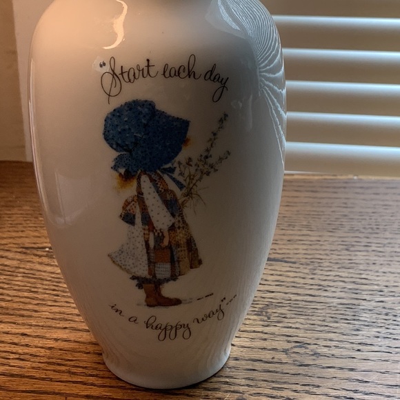 Holly Hobby Vase Start Each Day in A Happy Way - Picture 2 of 6